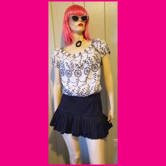 American Eagle Outfitters Black & White Retro Embroidered Sexy Boho Crop Top NWT - Picture 7 of 8